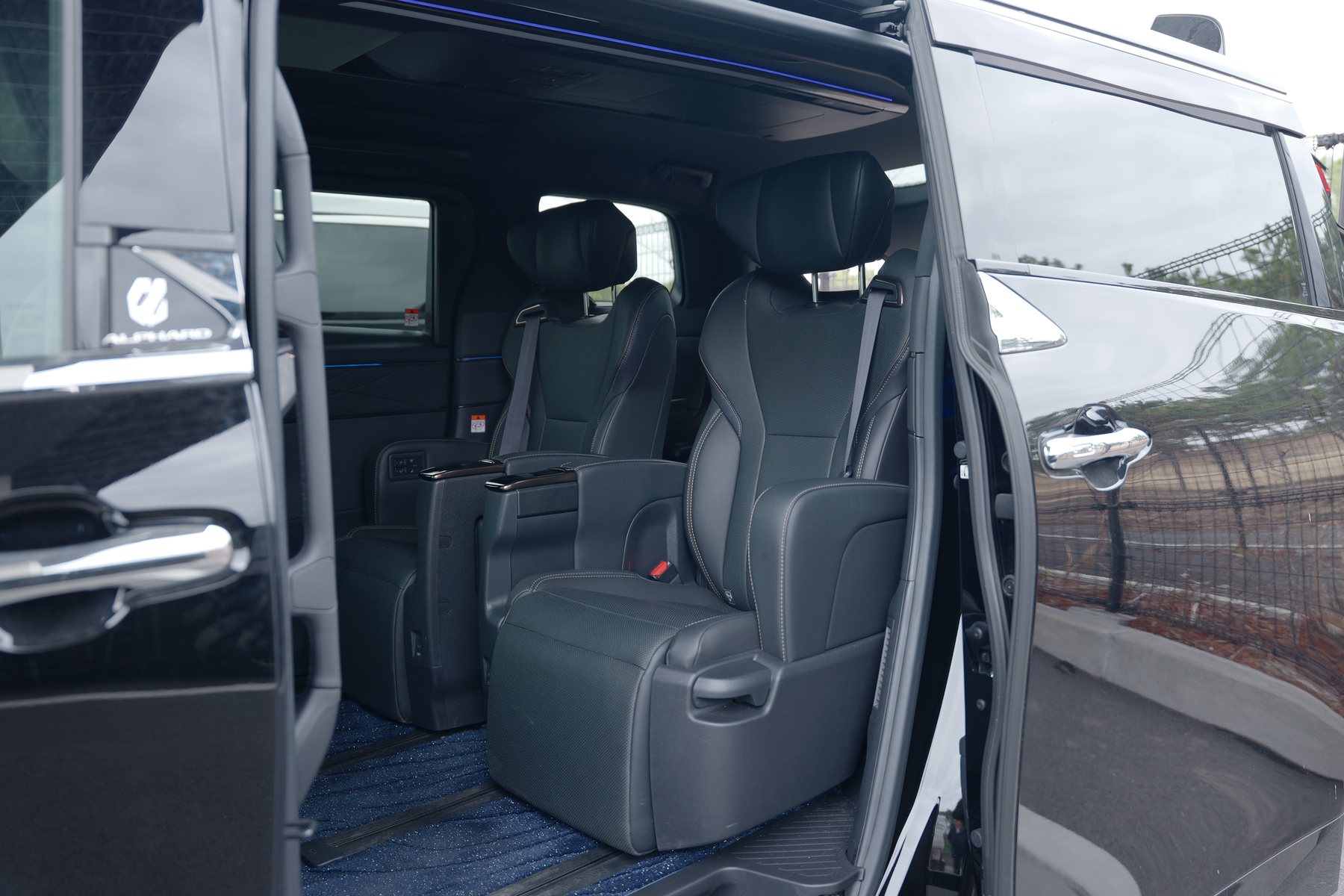 Alphard interior seats